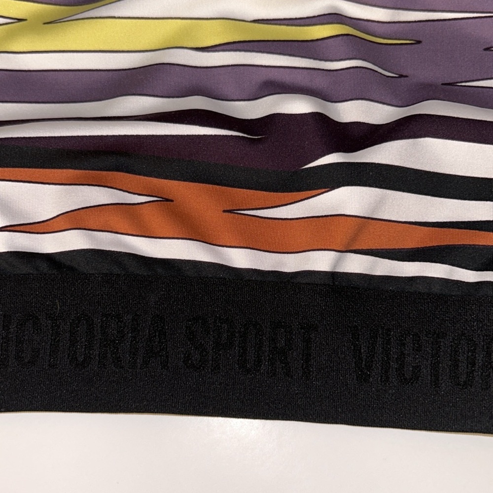 VICTORIA’S SECRET VSX The Player Geometric Print Racerback Sports Bra Sz M NWOT‎ - Picture 11 of 15
